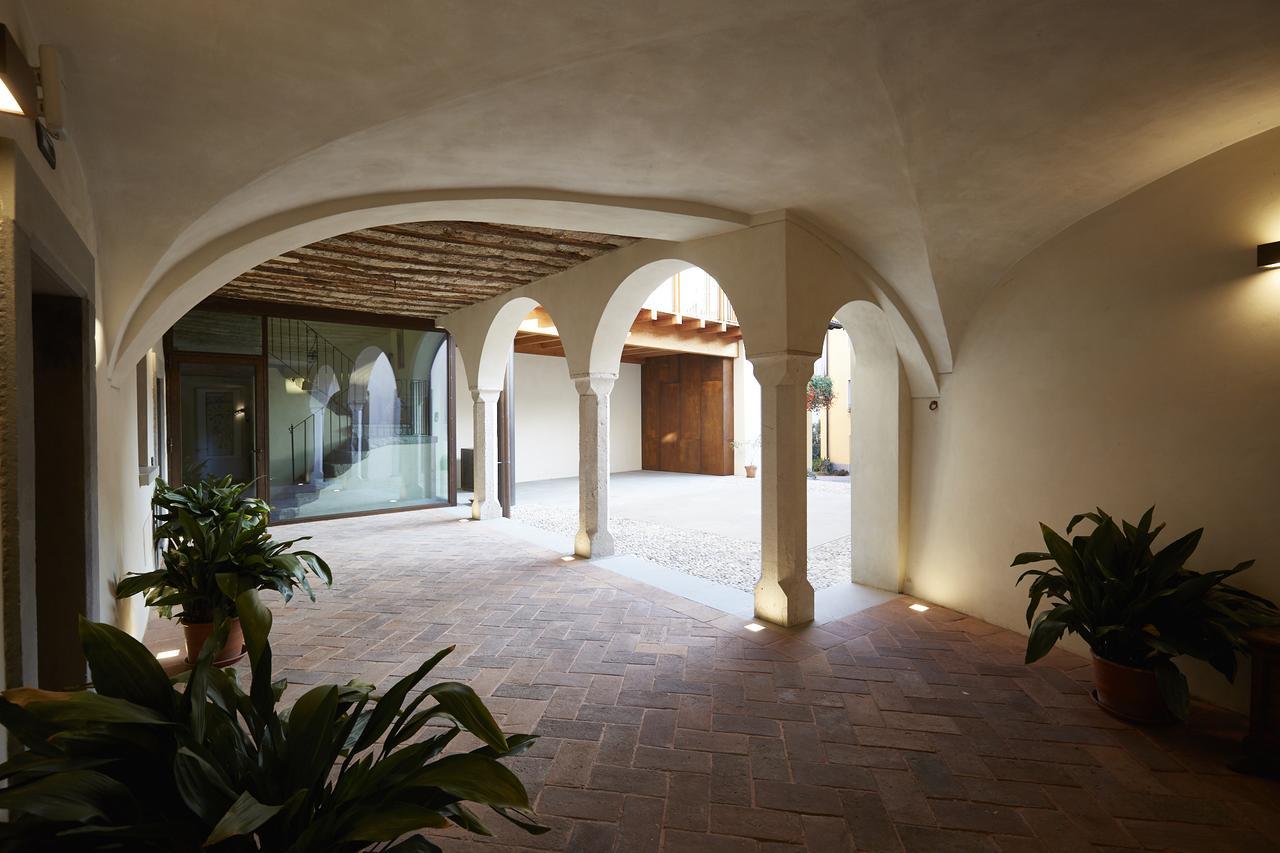 Palazzo Eleonora Bed & Breakfast Monasterolo del Castello Luaran gambar