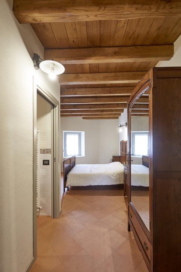 Palazzo Eleonora Bed & Breakfast Monasterolo del Castello Luaran gambar